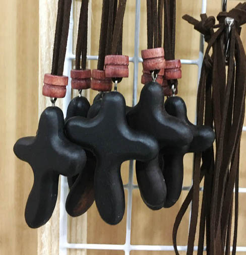 흑색 원목 목걸이 십자가